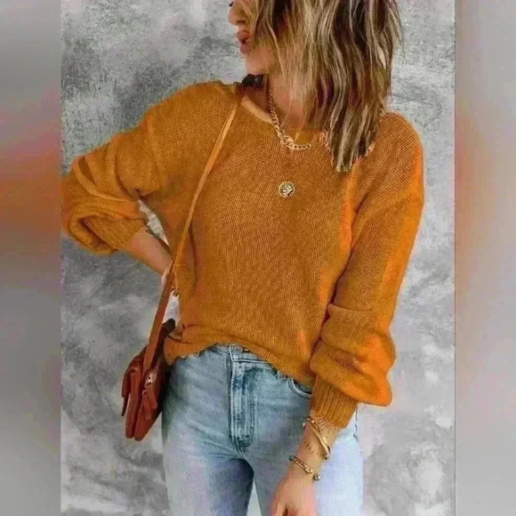 Women's Sweater - Picture 2 of 4